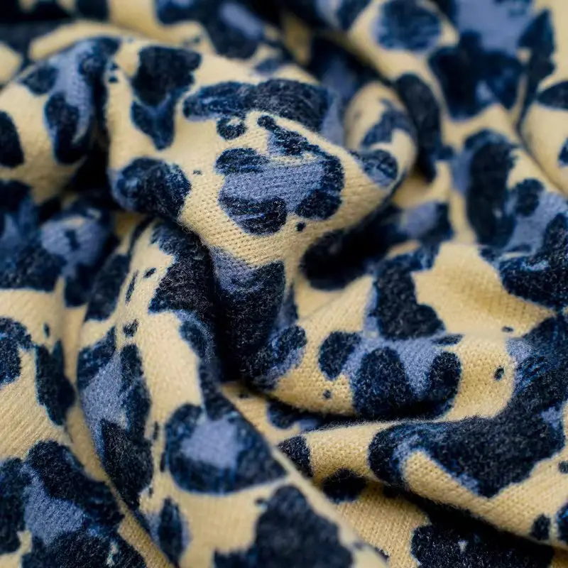 Premium 190g/m2  82/13/5 T/R/SP Fabric – Ideal for Individuals of All Ages